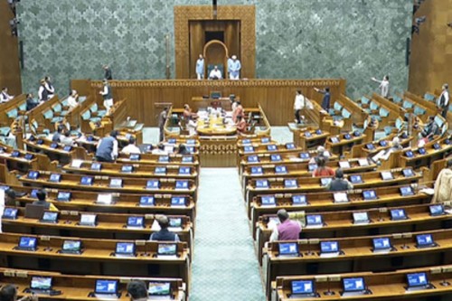 Lok Sabha proceedings underway amid heavy Oppn sloganeering