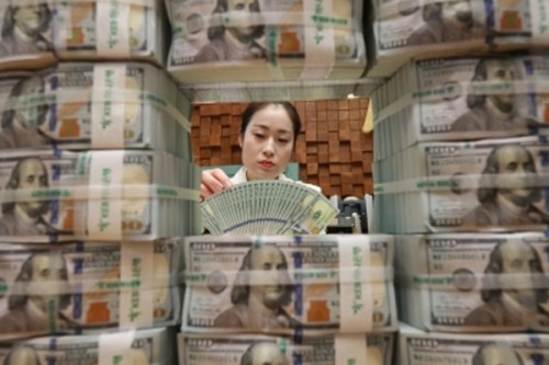 Foreign reserves log sharpest drop in about year in March: Bank of Korea