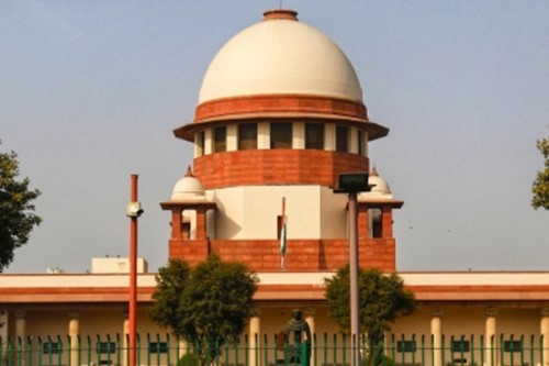 'Rs 3,300 crore loan', SC stays Bombay HC order permitting UIL Chairperson to travel abroad
