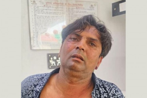 Rajesh Khimji from Gujarat's Rajkot attacks Delhi CM during Jan Sunvai