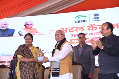 Manohar Lal credits Delhi CM for launch of 45 'Atal Canteens'