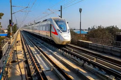 Kerala at 'rail crossroads' as CM Vijayan seeks RRTS support, Sreedharan offers rival vision