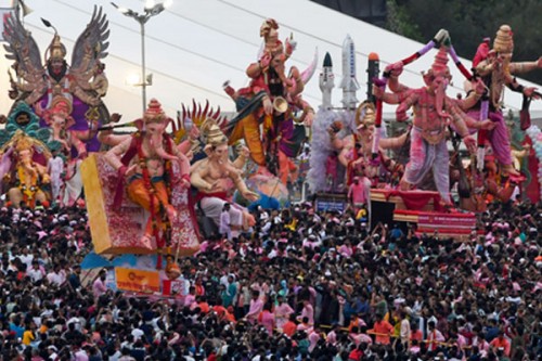 Over 100 mobile phones, several gold chains stolen during Lalbaugcha Raja immersion in Mumbai