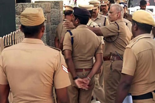 Tamil Nadu Man Beheads Wife and Her Partner, Surrenders With Severed Heads