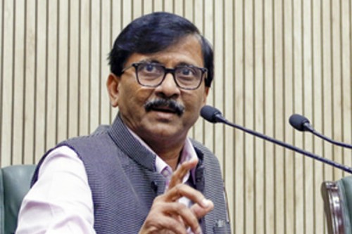 Sanjay Raut invites CM Fadnavis to join all-party delegation to meet Maharashtra CEO