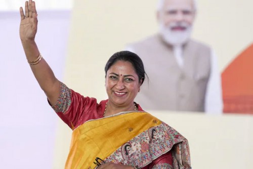 Gandhi Parivar will have to face consequences for their actions: CM Gupta on National Herald case