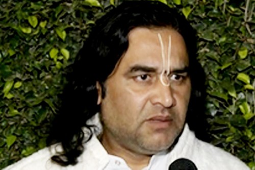 'Hurting sentiments of 100 crore Hindus': Devkinandan Thakur criticises SRK over Bangladeshi player issue (IANS Exclusive)