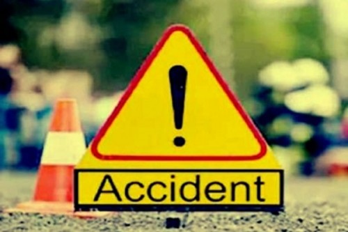 Four killed as bus overturns in UP's Jaunpur