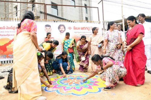 Two killed in car-truck collision in Bihar's Vaishali