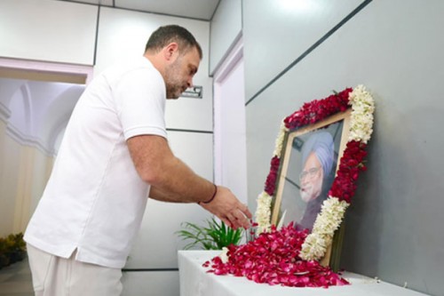 'Through visionary leadership, he empowered India economically': Rahul Gandhi on Manmohan Singh's death anniversary