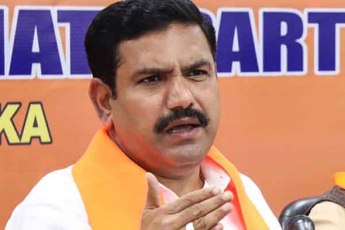 Karnataka transport workers launch indefinite strike from today, BJP slams govt inaction