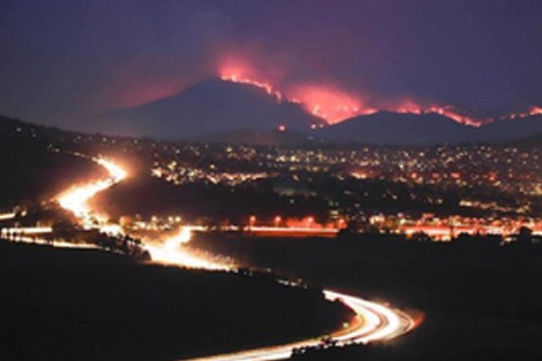 Homes destroyed as bushfires threaten towns in Australia
