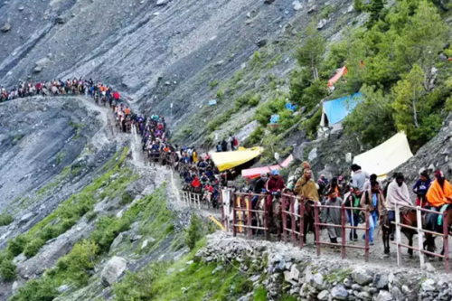 Amarnath Yatra proceeding peacefully, another batch of pilgrims leaves for Valley
