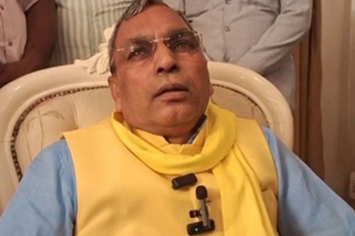 SSP chief slapped repeatedly by party worker at event, former blames UP Minister OP Rajbhar