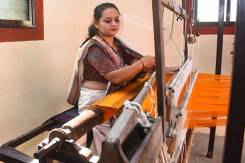 India celebrates 'National Handloom Day' today to honour 'Swadeshi Movement'