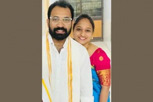 Techie couple among devotees killed in wall collapse at Andhra temple