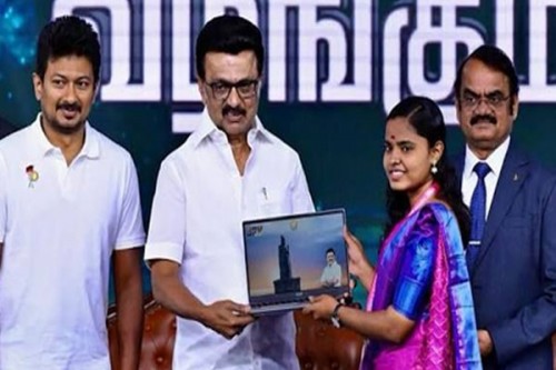 10 lakh students to benefit by Feb end under TN govt's laptop scheme