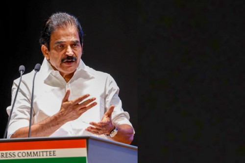 Karnataka Congress infighting: Pro-Shivakumar slogans erupt as KC Venugopal lands in Mangaluru