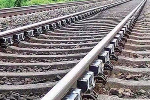 Six pilgrims killed in train accident at UP's Chunar station