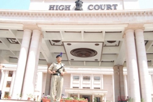 Allahabad HC issues non-bailable warrant against top UP official
