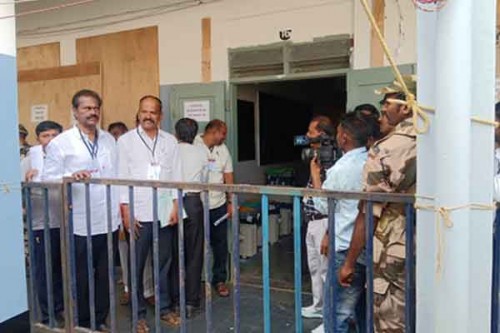 Karnataka bypolls: BJP leads in Davanagere South; Congress ahead in Bagalkot