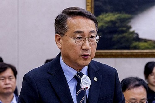 South Korean President's office dismisses Korea Forest Service chief over 'unlawful' act