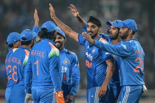 2nd ODI: Bavuma, Maharaj and Ngidi back as SA opt to bowl against unchanged India