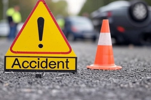 Bus rams into parked truck in Telangana's Khammam, one killed