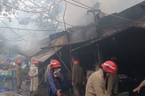 Six shops gutted in fire at Delhi's Kotla Mubarakpur market