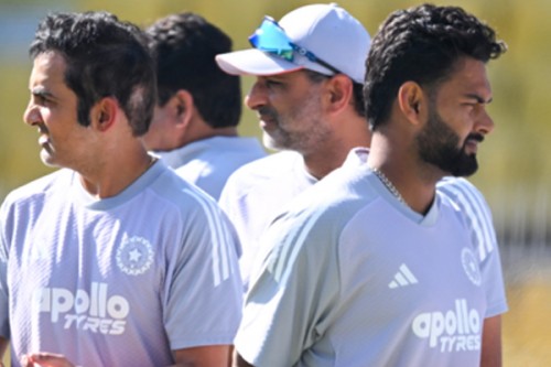 'Coach can't pick up the bat and play': Ashwin defends Gambhir after SA whitewash