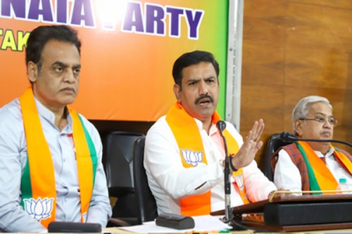 K'taka BJP says LPG price rise minor, compares with UPA-era fuel costs