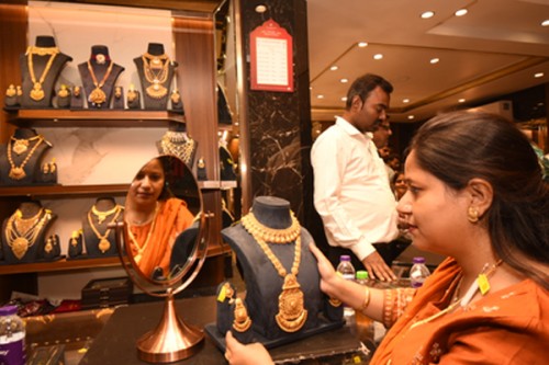 Global gold and silver prices jump up to 2 pc amid geopolitical tensions