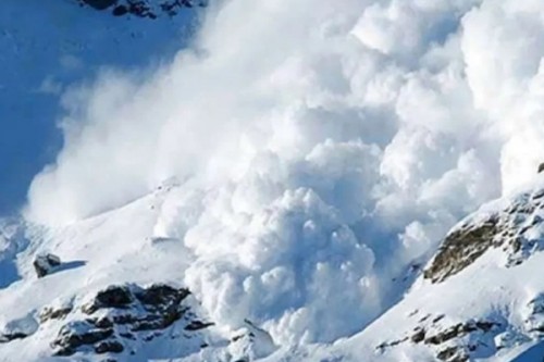 At least three die in avalanche on Nepali mountain