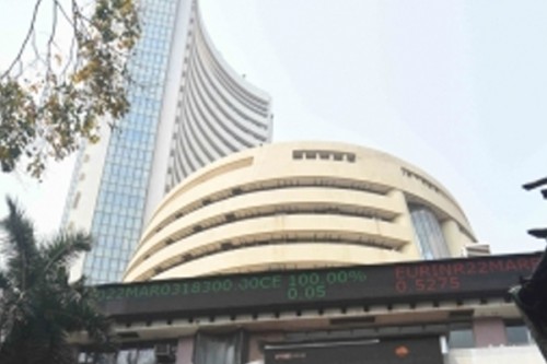 Sensex, Nifty end lower amid profit booking