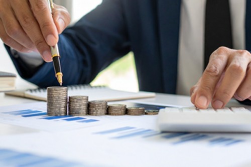 Indian households turn investors, bank deposits surge: SBI report