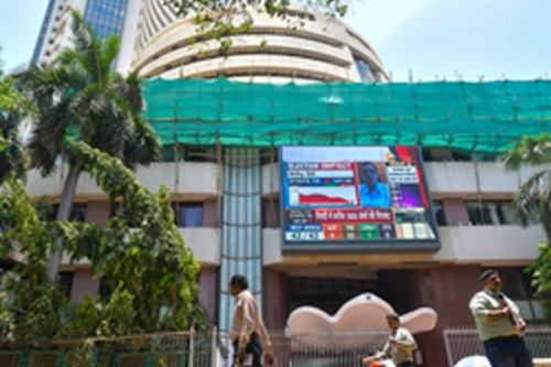Sensex, Nifty post mild losses as oil and gas stocks trade lower
