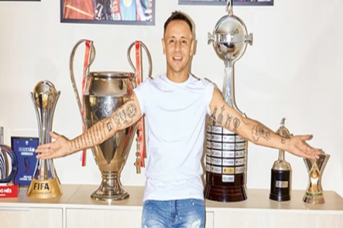 Ex-Bayern defender Rafinha calls time on career