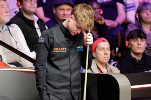 Wilson's comeback ends teenager Stan Moody Crucible debut in first round