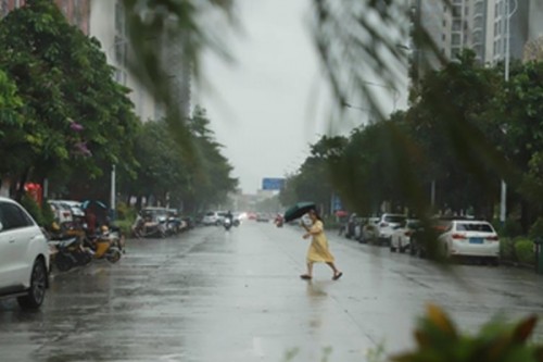 China issues orange alert for Typhoon Matmo