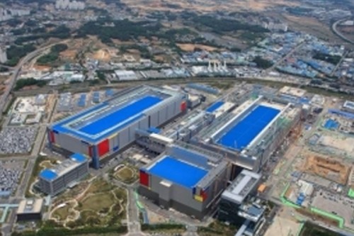 Samsung reports $13.8 billion operating profit in Oct-Dec quarter