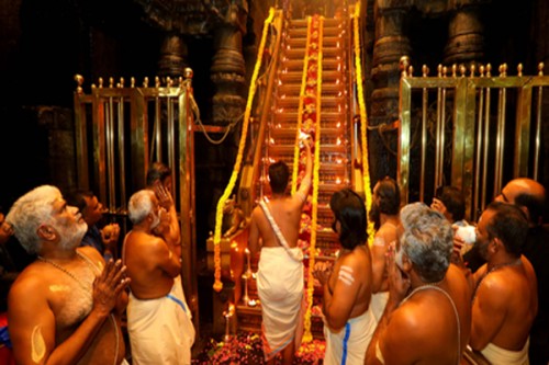 Sabarimala gold heist case: Notice to CPI(M) leader Padmakumar