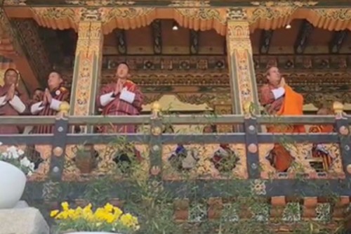 Thousands join Bhutan King in praying for Delhi blast victims