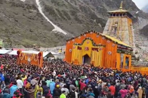 Char Dham Yatra: Chopper services begin for Kedarnath, Badrinath