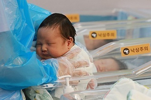 Childbirths rise in South Korea for 15th month in September