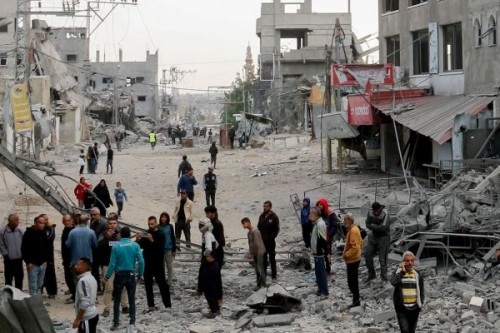 Qatar says Israeli air strike on Hamas members in Doha killed.