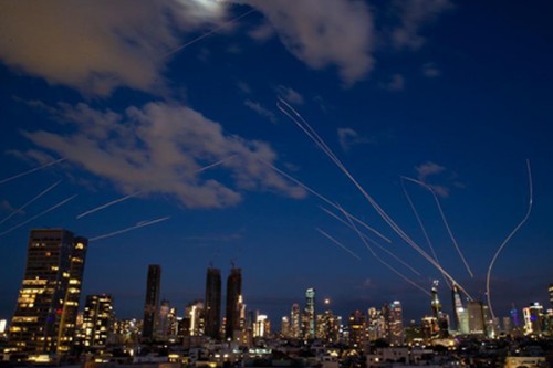 Iran war rattles Washington as oil fears surge