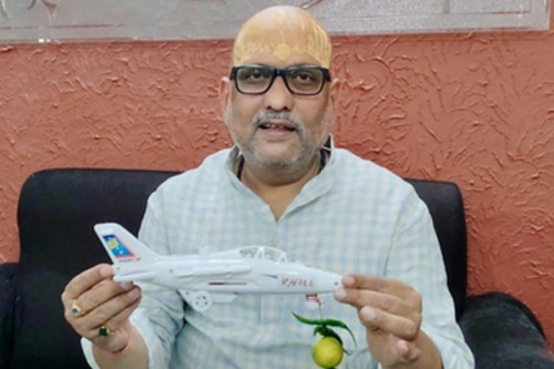 Fireworks over Rafale: Cong mocks fighter jet, BJP hits back