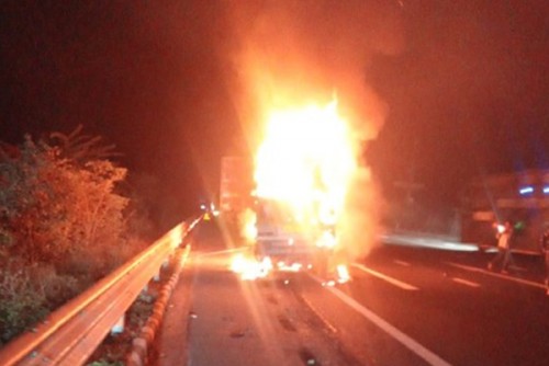 Three burnt alive in two-vehicle collision on Delhi-Mumbai Expressway