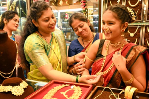 Ideal gold buying range may be seen at Rs 1.14-1.18 lakh per 10 grams