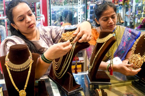 Gold prices drop significantly over strong US jobs data